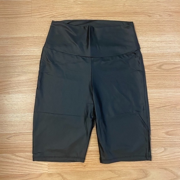 NWT 🏷 FAUX LEATHER High-Waisted Black Biker Shorts Mid Thigh - Picture 4 of 11